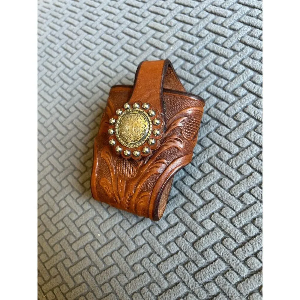 Tooled Leather Cell Phone Case With Silver Concho Montana Silversmiths Vintage